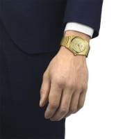 Tissot PRX Herrenuhr 40mm Quarz Gold Edelstahl-Armband T137.410.33.021.00 Arm