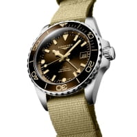 Longines HydroConquest GMT Automatik 41mm Braun Nato-Armband Uhr Herren Taucheruhr L3.790.4.66.2 Detail