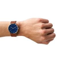Skagen Uhr Herren Blau 40mm Leder-Armband Braun Quarz Signatur SKW6355 Tragebild
